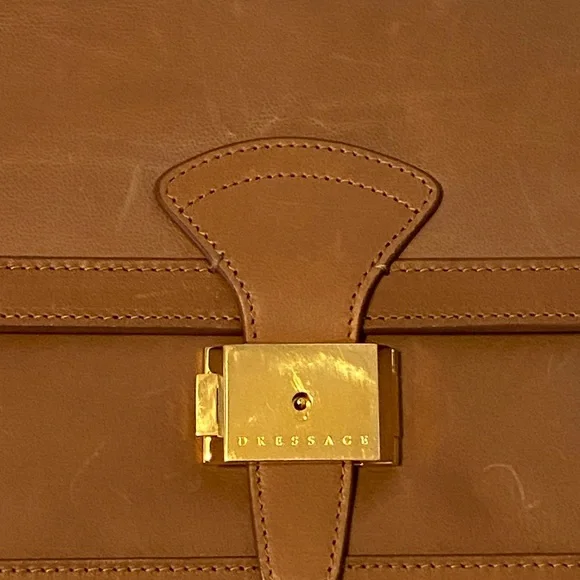 Elegant Brown Leather Shoulder Bag - Picture 3 of 9